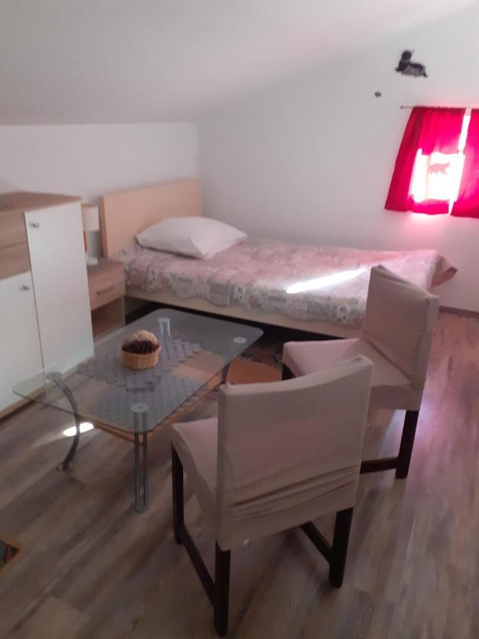 Iva Apartments Šilo Εξωτερικό φωτογραφία