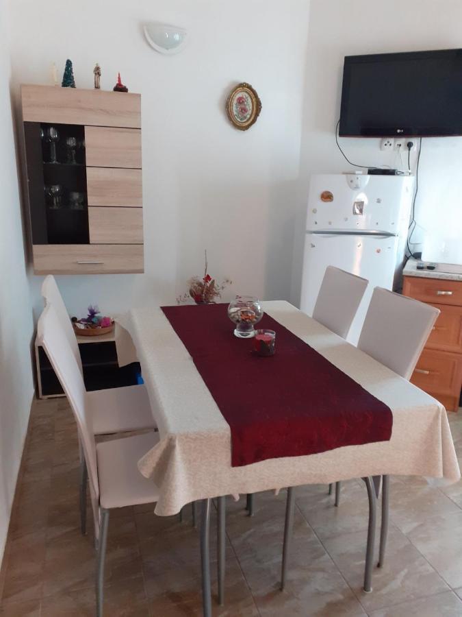 Iva Apartments Šilo Εξωτερικό φωτογραφία
